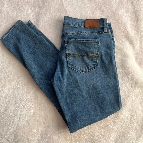 Lucky Brand Jeans Lucky Brand Women Jeans Size 427 Charlie Skinny Medium Wash Blue Denim